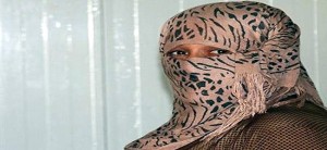 أيزيدية تروى تفاصيل حياتها لدى مقاتل سعودي بداعش وزوجته البريطانية لأربعة أشهر